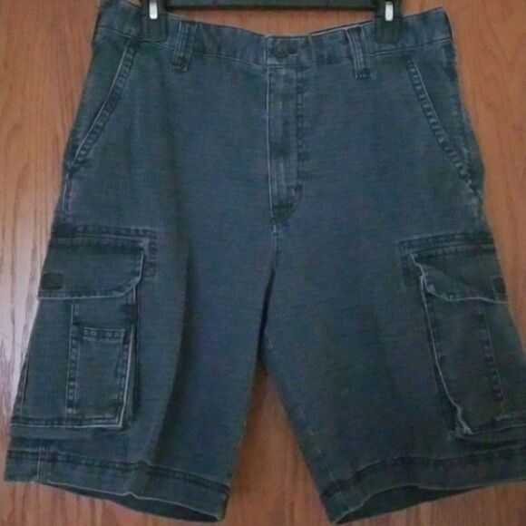 Izod Other - IZOD Mens size 32 blue cargo shorts